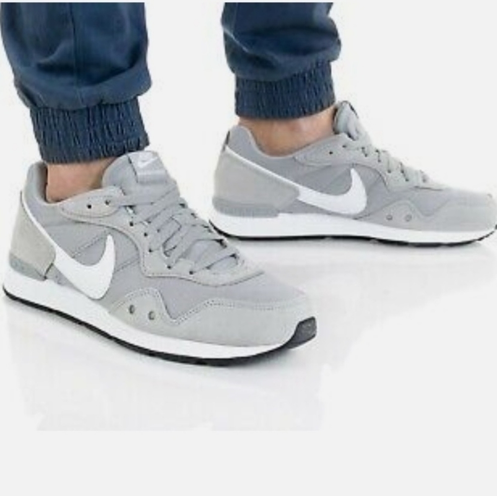 Nike Venture Runner - Men’s Size 10
